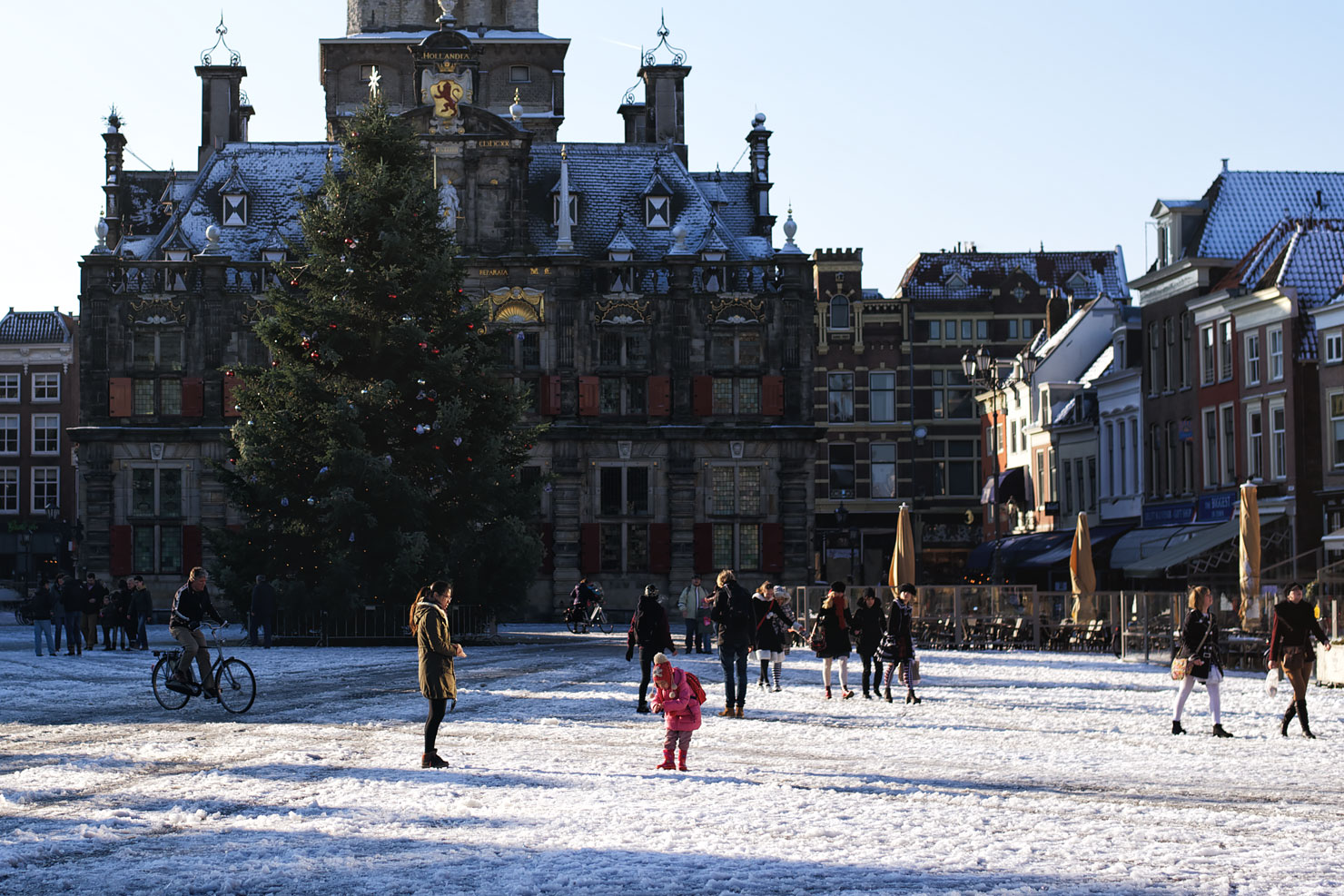 Markt (Market Square) in Delft with the city hall