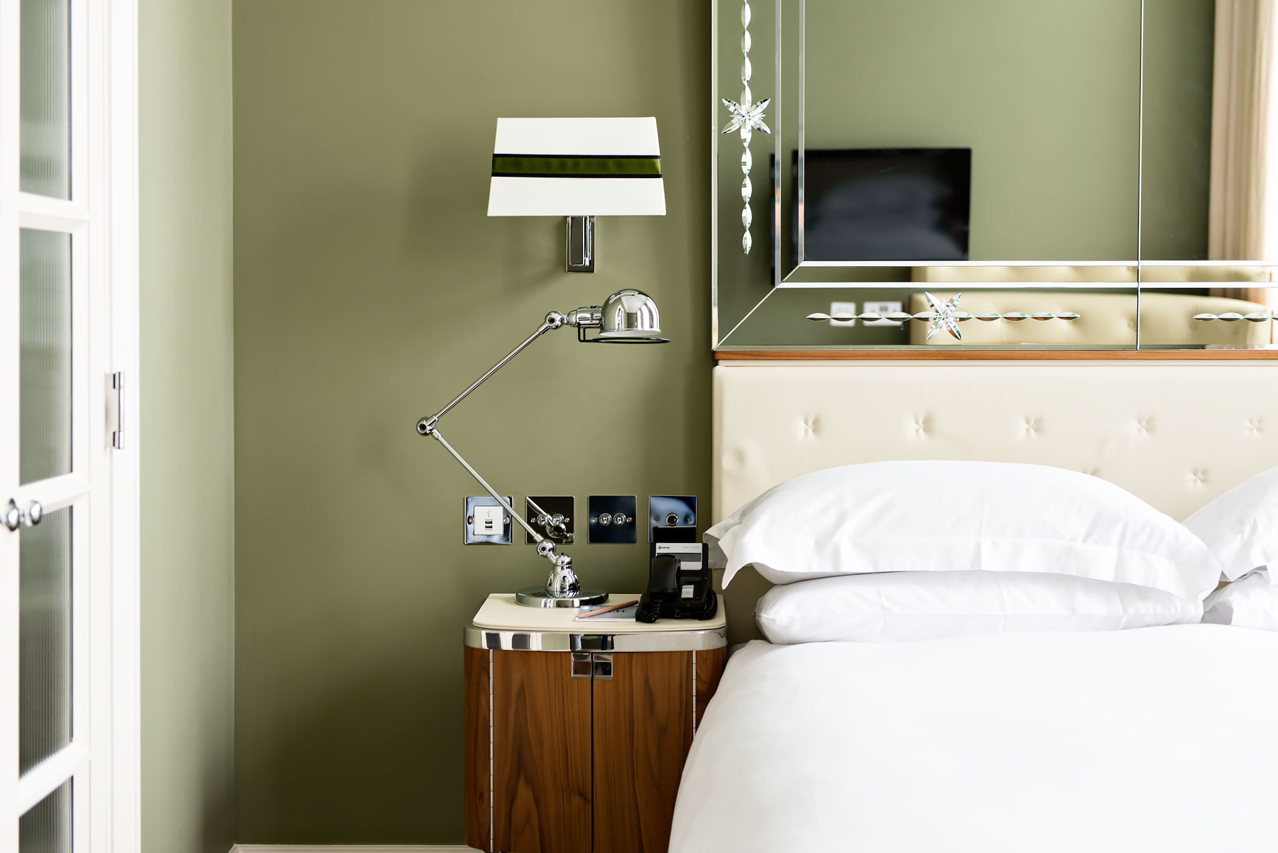 Luxury Boutique Hotel in London - Great Northern Hotel Cubitt Room | Review on Urban Pixxels