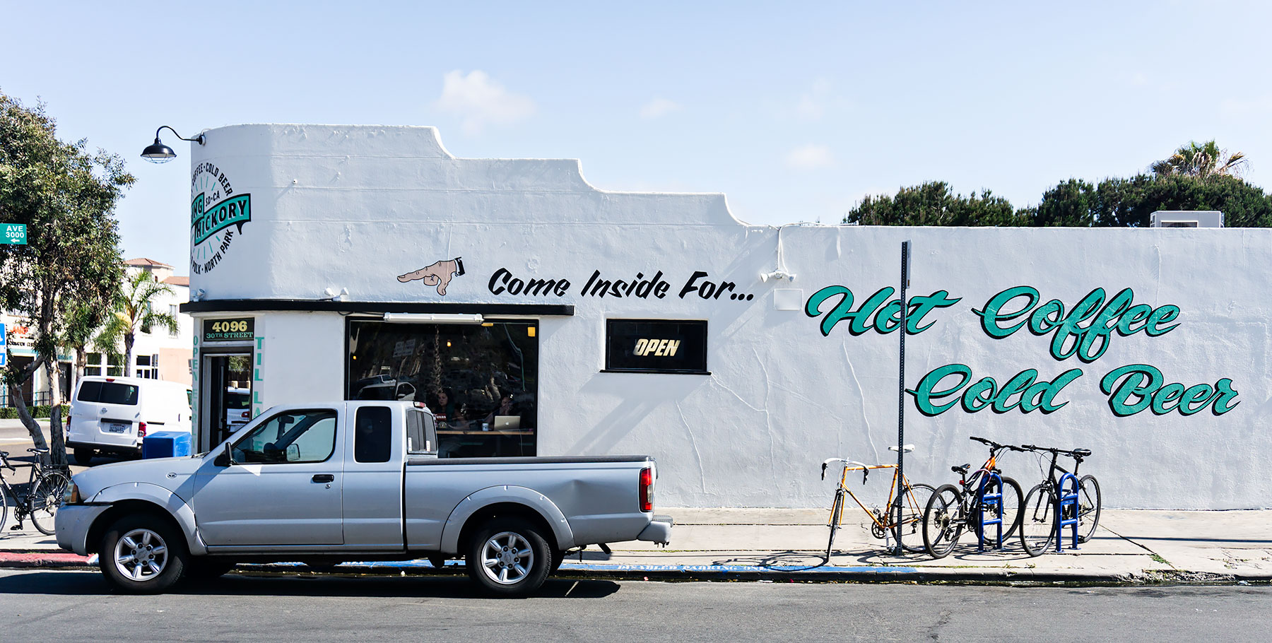 Reviewing the mirrorless Sony A6000 in San Diego