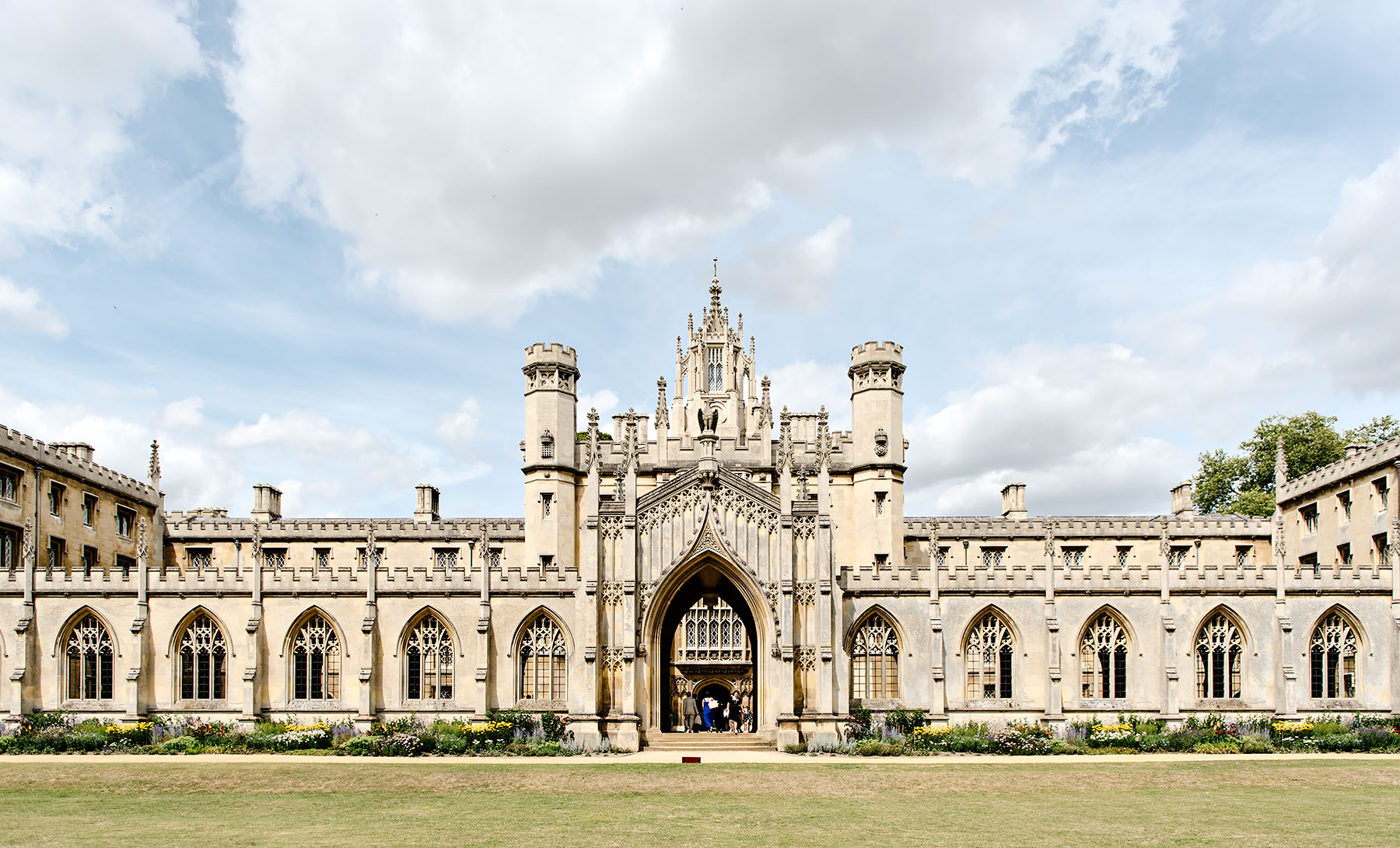 Fairytale Castle Colleges in Cambridge - The perfect day trip from London. St John's College.
