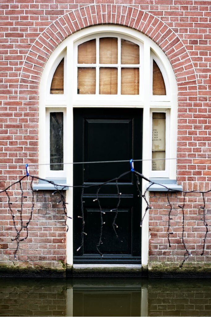 Canal house in Delft