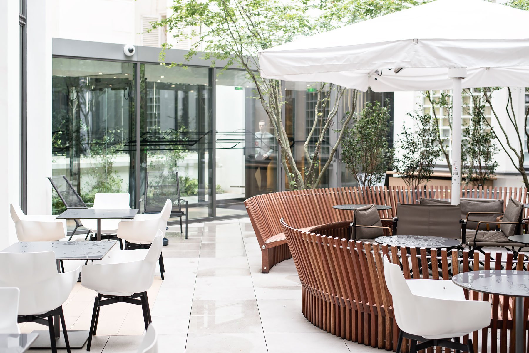 Le Cinq Codet in Paris, a modern luxurious 5-star hotel in the 7th arrondissement. Next to Les Invalides and walking distance from the Eiffel Tower. Full review on urbanpixxels.com.