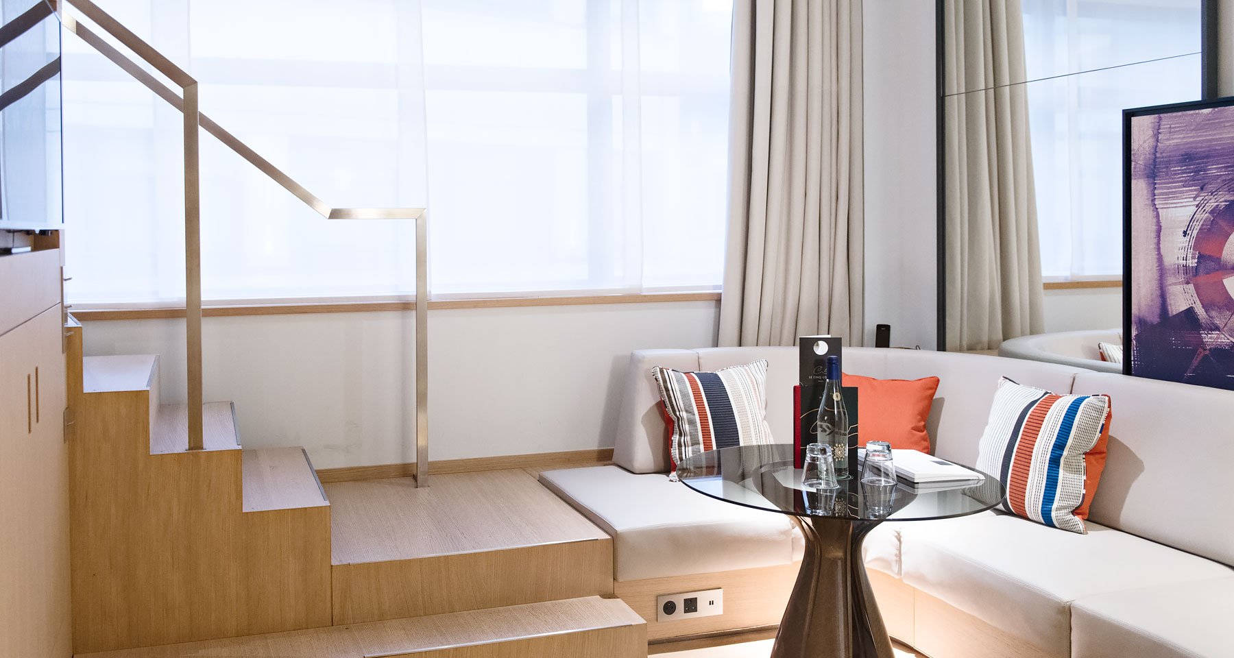 Le Cinq Codet in Paris, a modern luxurious 5-star hotel in the 7th arrondissement. Next to Les Invalides and walking distance from the Eiffel Tower. Full review on urbanpixxels.com.