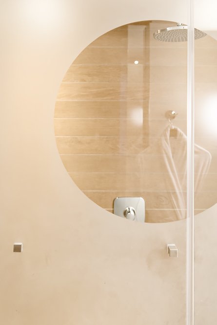 Le Cinq Codet in Paris, a modern luxurious 5-star hotel in the 7th arrondissement. Next to Les Invalides and walking distance from the Eiffel Tower. Full review on urbanpixxels.com.