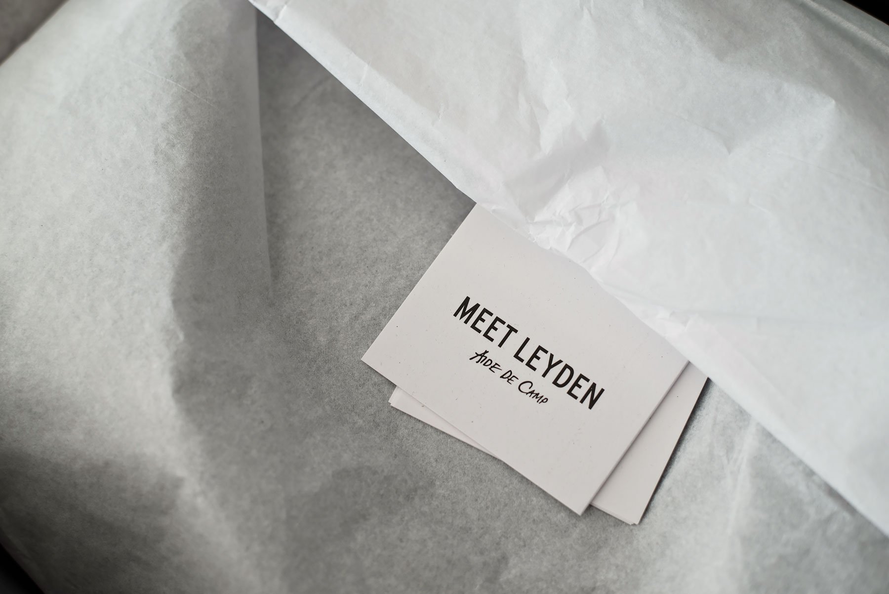 Stylish camera bag that looks like a handbag for women photographers: Leyden from Aide de Camp