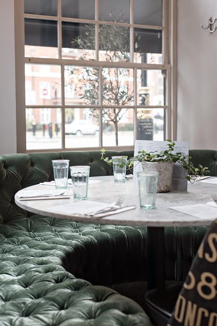 Brunch at No 11 Pimlico Road in Chelsea, London. Read the full review on www.urbanpixxels.com