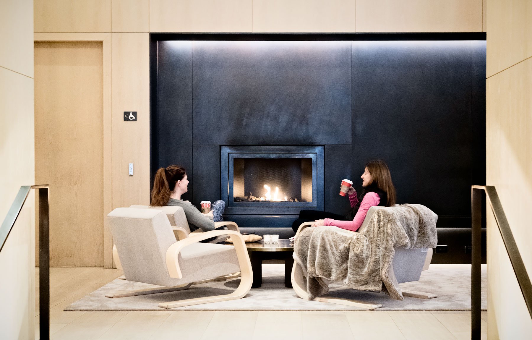 The New York EDITION, a luxury boutique hotel in New York City. Read the full review on Urban Pixxels.