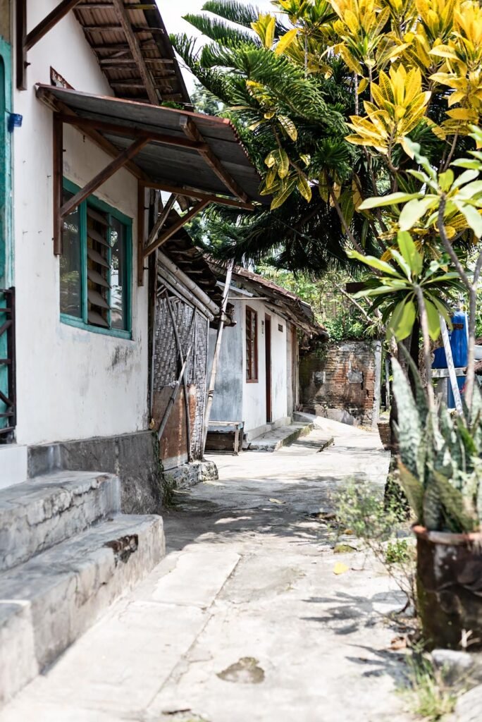 8 Interesting Things to Do and See in Yogyakarta | Water Castle Taman Sari