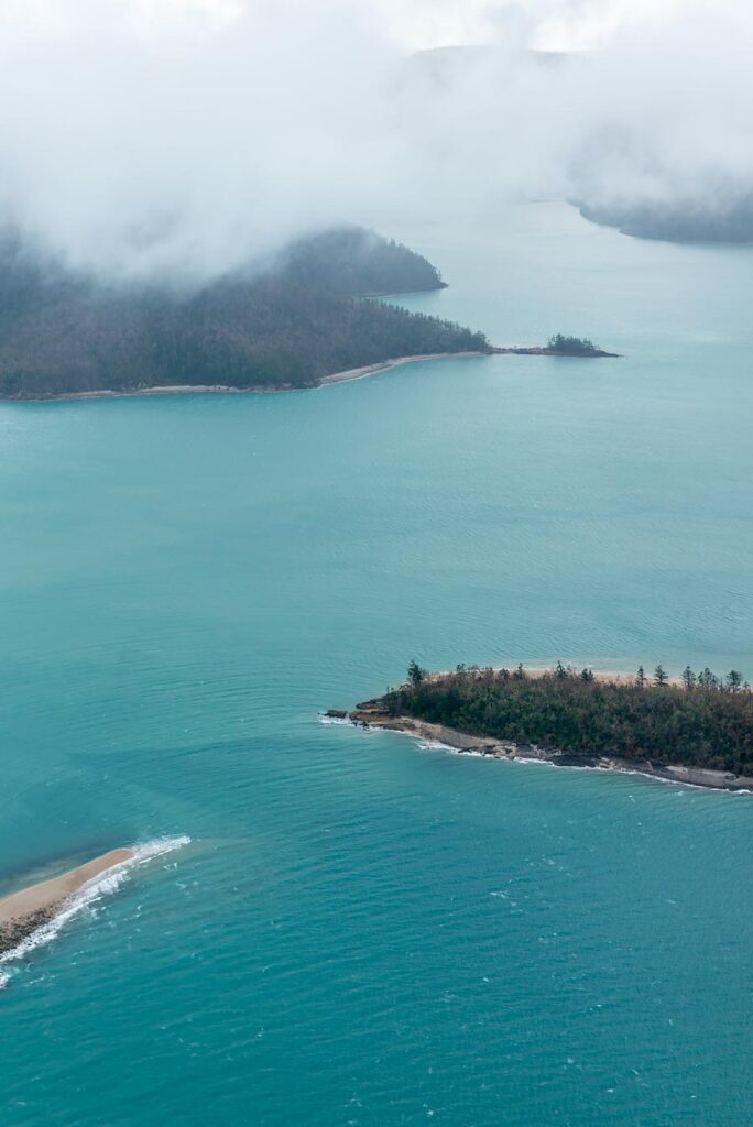 Scenic Flight over the Great Barrier Reef and Whitsunday Islands in Australia - with video