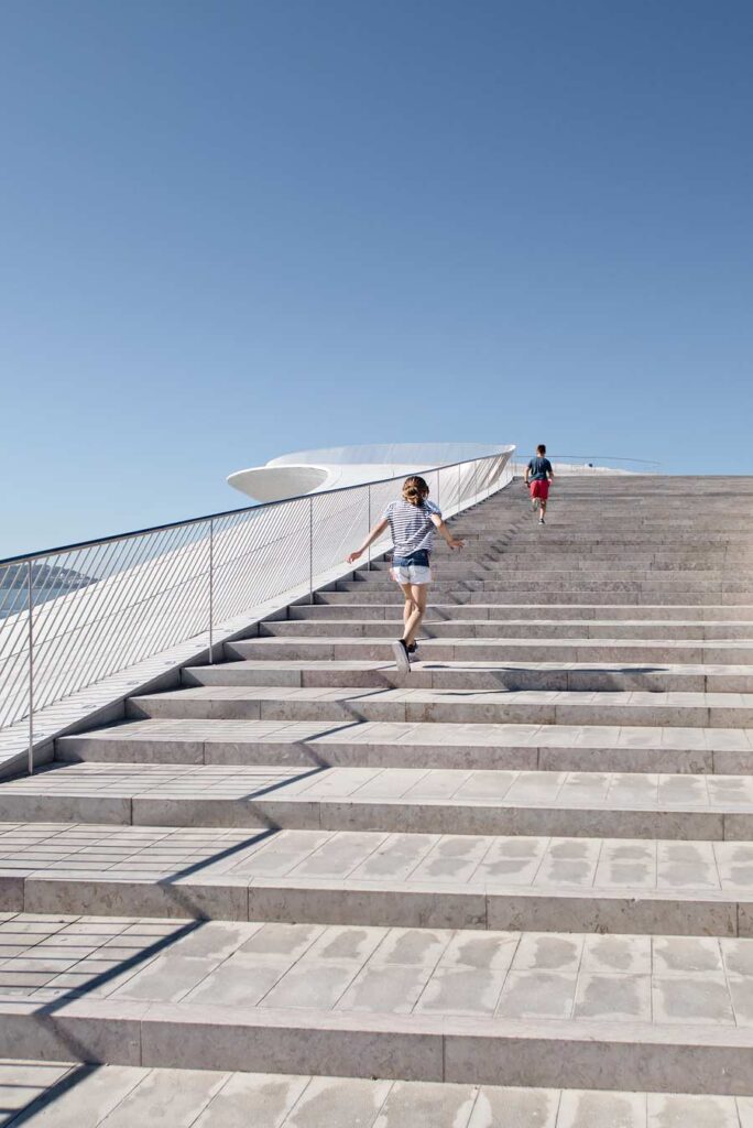 10 Shoppen Hotspots &amp; Bezienswaardigheden in Lissabon - Het Museum voor Kunst, Architectuur en Technologie (MAAT) 