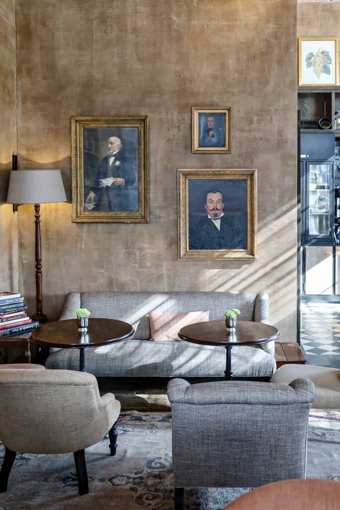 The Cobbler, cocktail bar at 1898 The Post | PICTURE PERFECT GHENT & FALLING IN LOVE WITH HOTEL 1898 THE POST