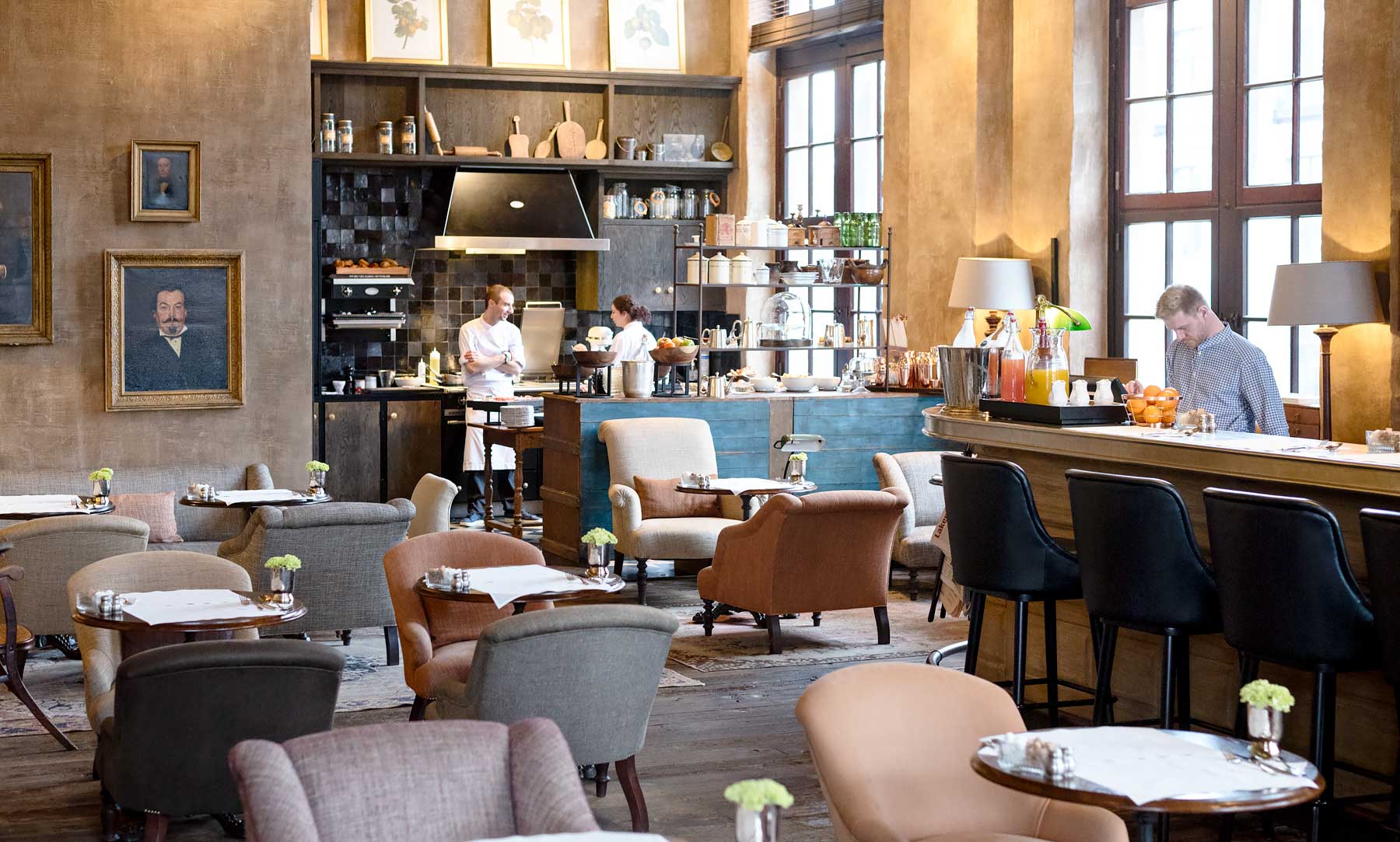 The Cobbler, cocktail bar at 1898 The Post | PICTURE PERFECT GHENT & FALLING IN LOVE WITH HOTEL 1898 THE POST