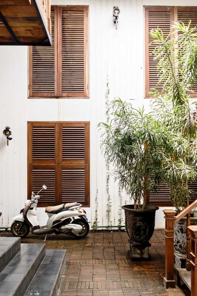 Java Dancer Coffee Roaster, my favourite café in Malang, Indonesia. Read the review of my Mount Bromo Tour: Climbing an active volcano in East Java, Indonesia on Urban Pixxels.