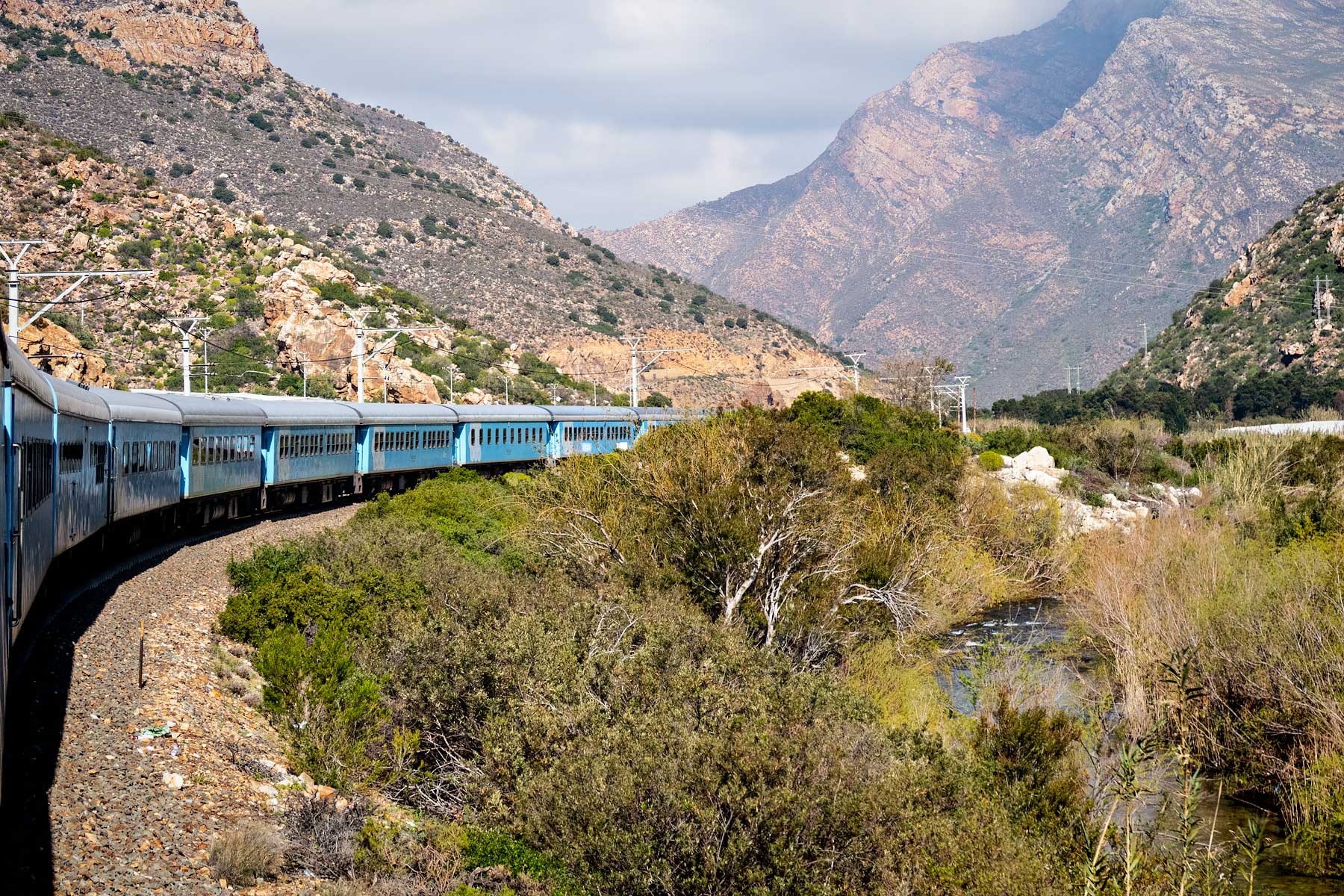 Taking the train from Johannesburg to Cape Town. South Africa in 3 Weeks | The Perfect South Africa itinerary for your first trip.