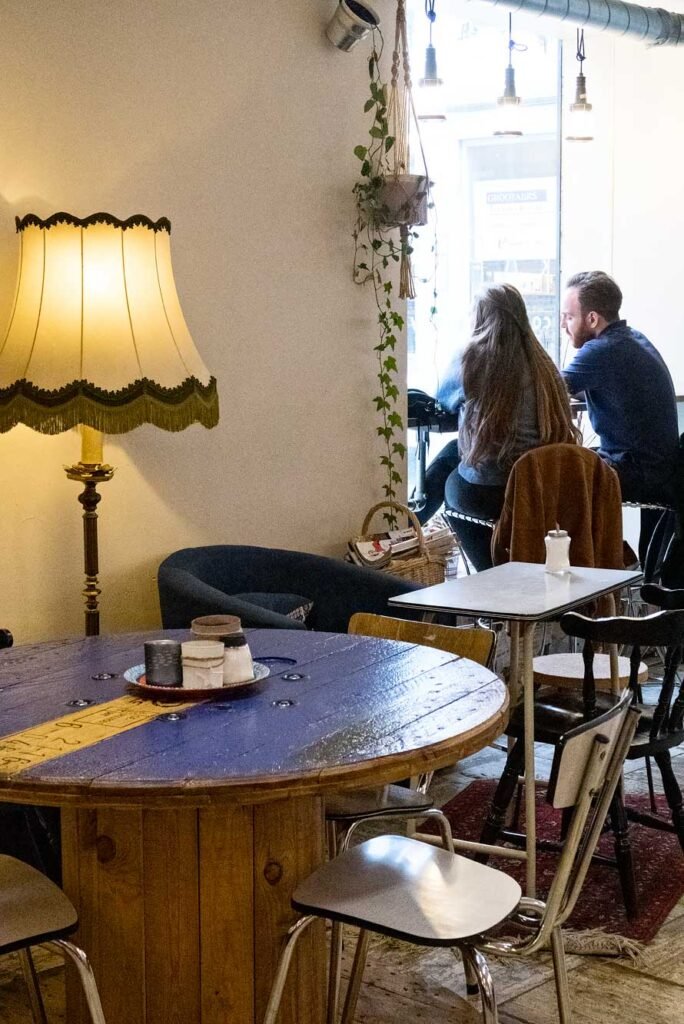 Kafethéa, een koffiebar en veganistische bakkerij in Maastricht.