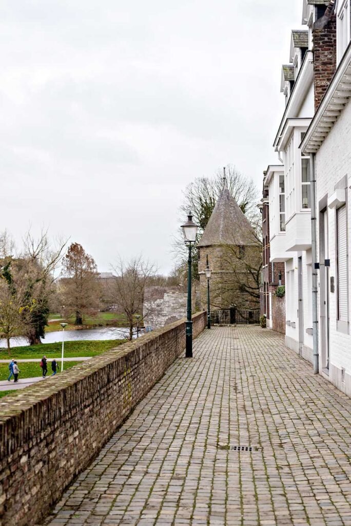 Stadsmuur in Maastricht | Maastricht City Guide: De beste dingen om te doen &amp; hotels in Maastricht, Nederland