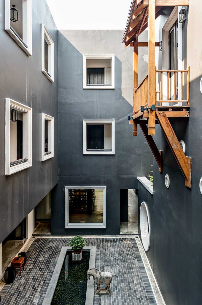 Where to stay in Chiang Mai: tips for the best areas and a review of 4 boutique hotels | Hotel des Artists Ping Silhouette