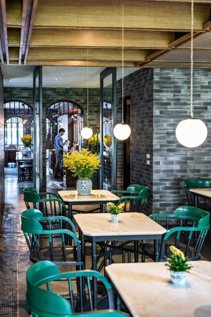 Where to stay in Chiang Mai: tips for the best areas and a review of 4 boutique hotels | Hotel des Artists Ping Silhouette