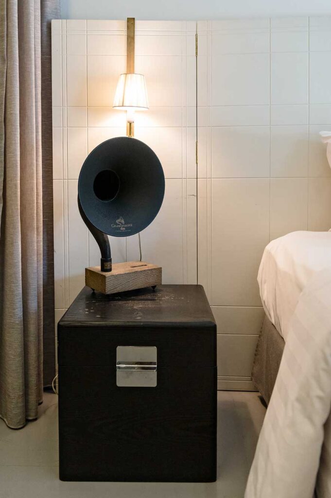 Where to stay in Chiang Mai: tips for the best areas and a review of 4 boutique hotels | Hotel des Artists Ping Silhouette