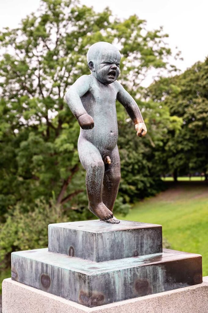 De kleine boze jongen van Gustav Vigeland in Frogner Park, Oslo