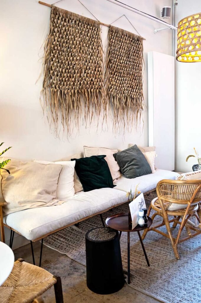 Plenty plant-based restaurant en cafe in Zeeheldenkwartier Den Haag