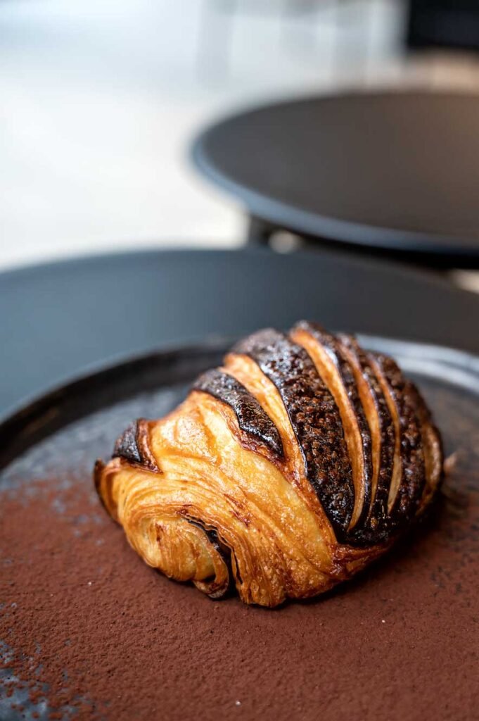 Chocolate Croissant - Single Estate Coffee Roasters in de Piet Heinstraat, Zeeheldenkwartier Den Haag
