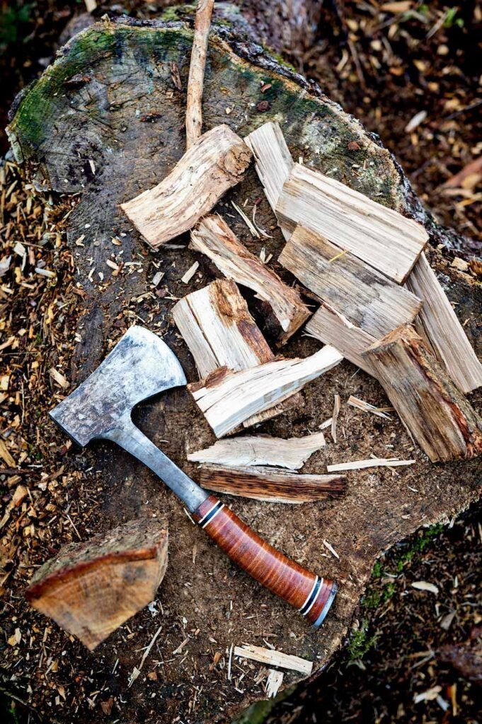 Hout hakken met een bijl