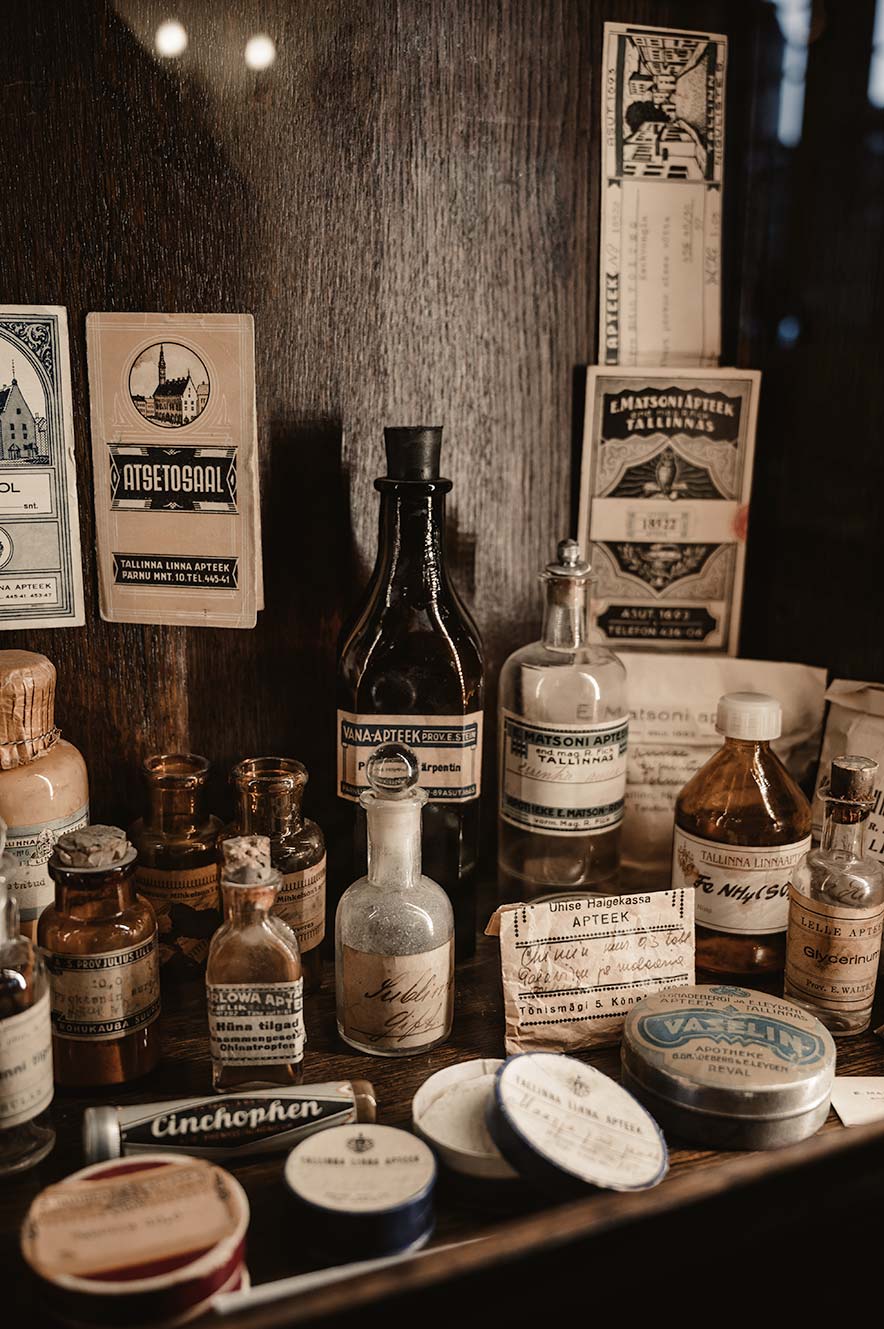 Oude Raadsapotheek (Town Hall Pharmacy) in Tallinn