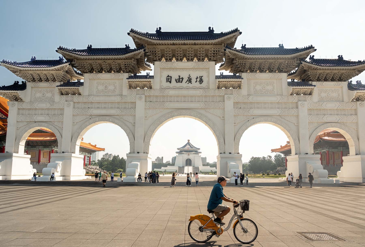 Poort bij de Chiang Kai Shek Memorial Hall in Taipei. Must see op je reisroute door Taiwan