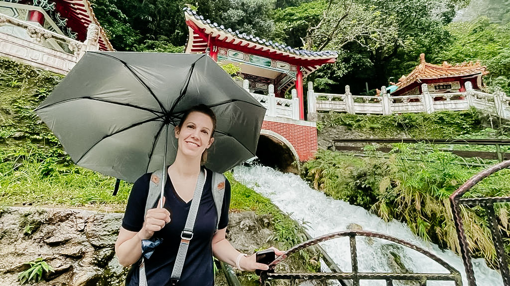 Taroko Gorge National Park Eternal Spring Shrine met waterval