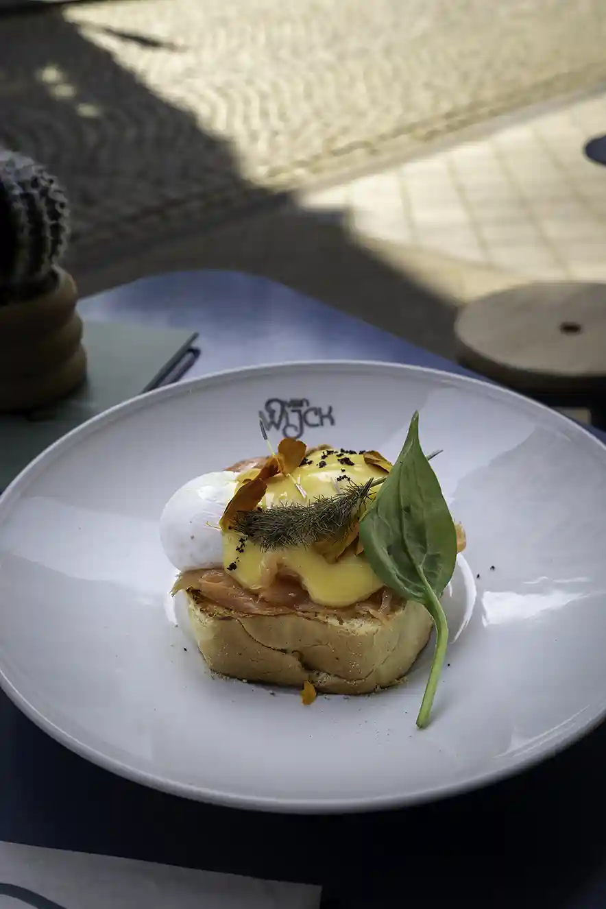 Gepocheerde eieren met zalm bij restaurant Van Wijck in Maastricht