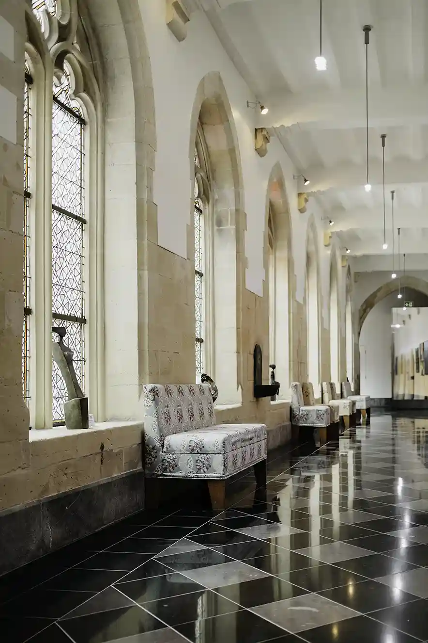 Voormalige kloostergangen waar de kamers van het Kruisherenhotel Maastricht zijn.