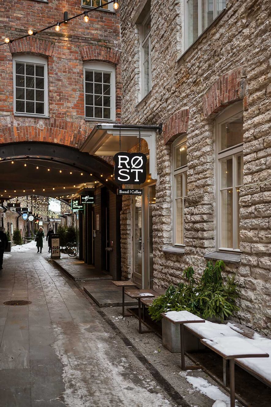 Røst Bakery in het Rotermann Quarter voor de lekkerste kaneelbroodjes van Tallinn, Estland