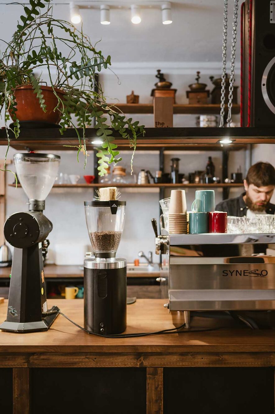 The Brick Coffee Roastery in Telliskivi Creative City. Een van de beste plekken voor koffie in Tallinn