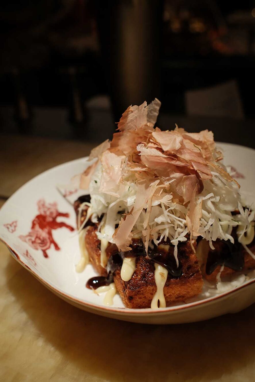 Restaurant Ho Lee Fook in Hong Kong. Prawn toast x okonomiyaki  