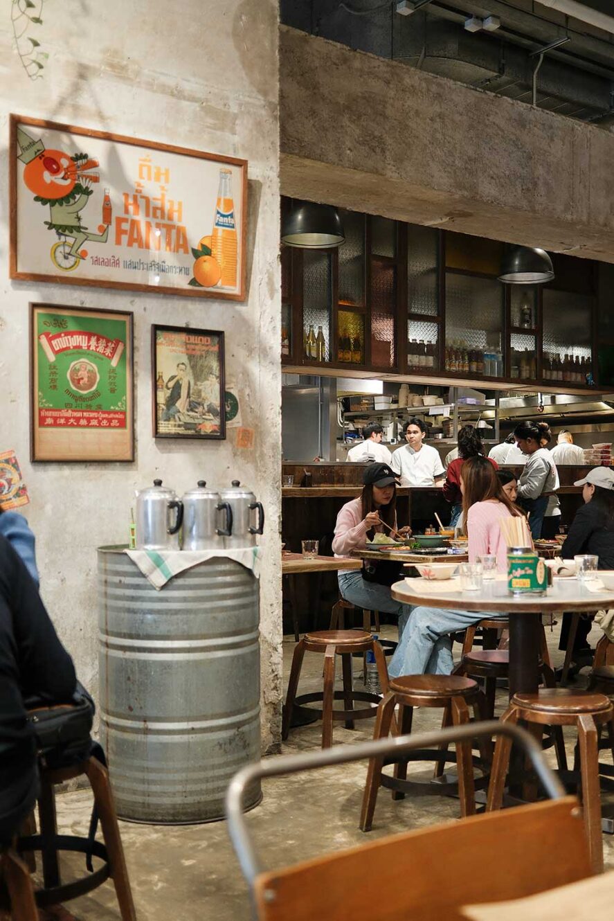 Bib Gourmand restaurant Samsen in Sheung Wan, Hong Kong. Heerlijk Thais eten voor de lunch 