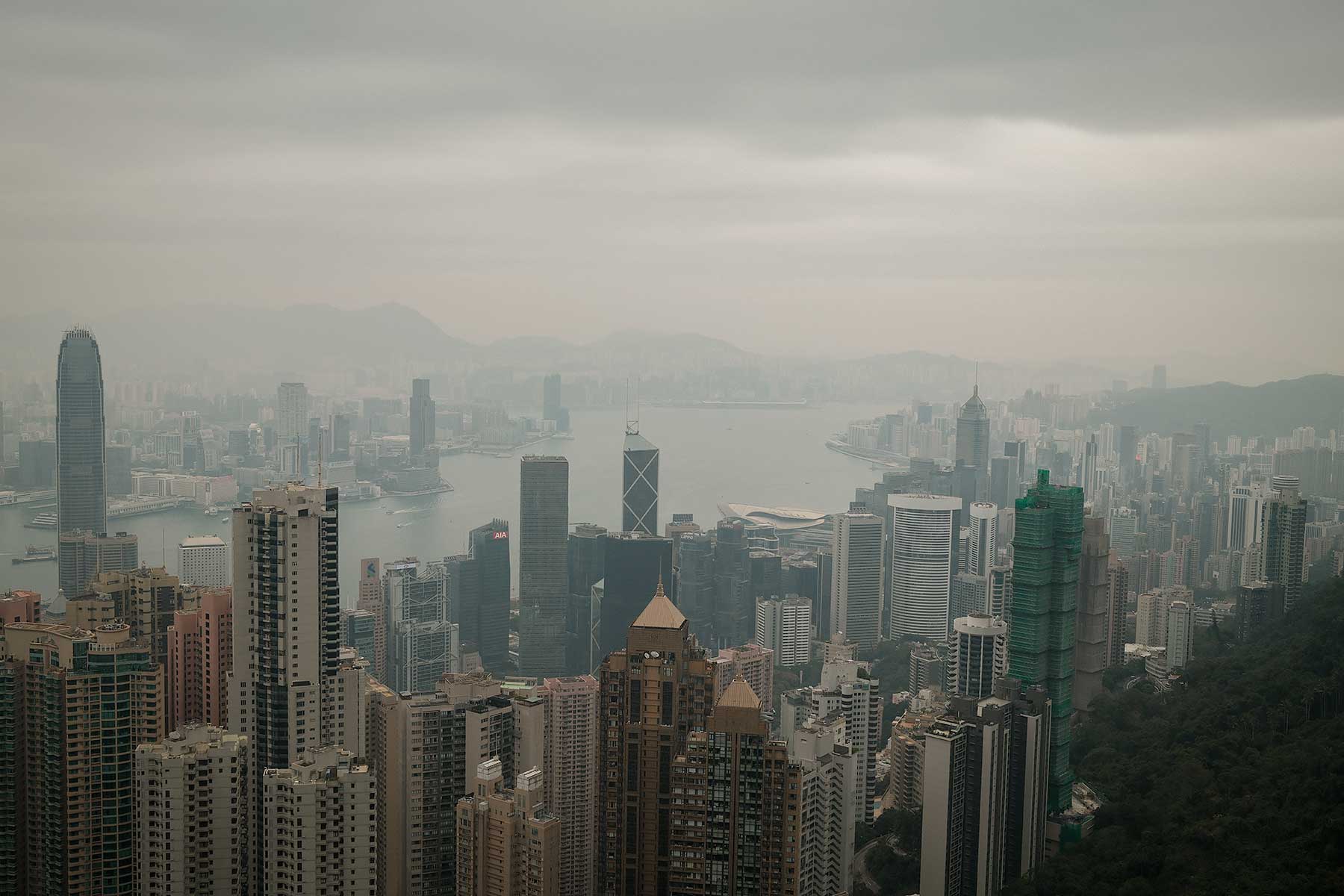 Uitzicht op Hong Kong vanaf de Sky Terrace bij Victoria Peak. Een van de dingen die je niet wilt missen als je 5 dagen in Hong Kong bent. 