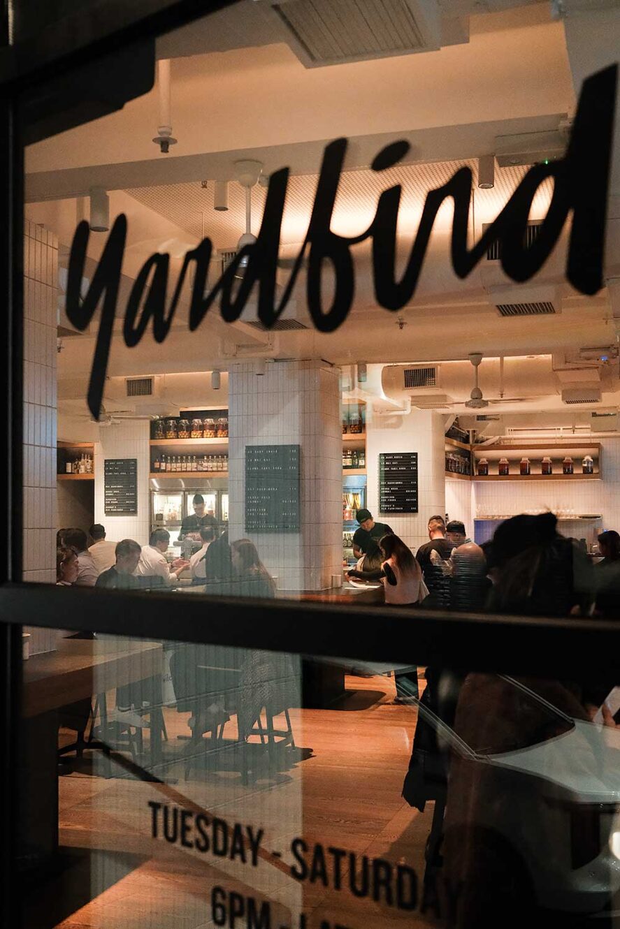 Modern Michelin ster restaurant Yardbird in Hong Kong. 