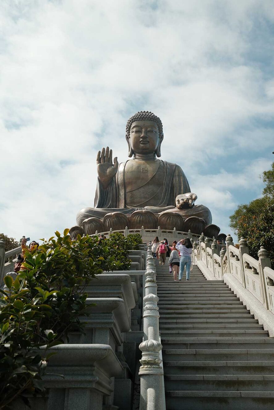 Big Buddha, de grootste zittende boeddha in de wereld op Lantau Island, Hong Kong