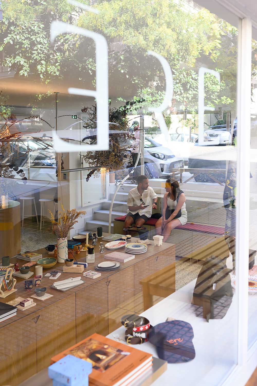 Concept store Ere in Athene waar je heerlijke koffie kunt krijgen