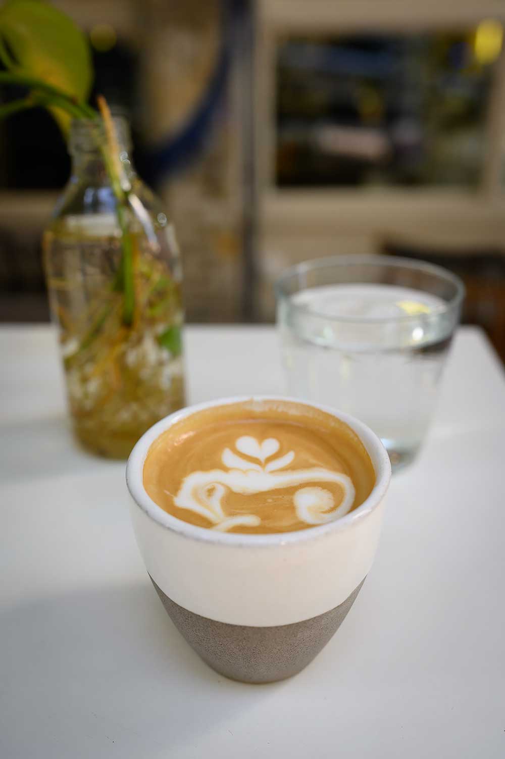 Cafe Motiv in Exarchia waar je de beste koffie van Athene krijgt