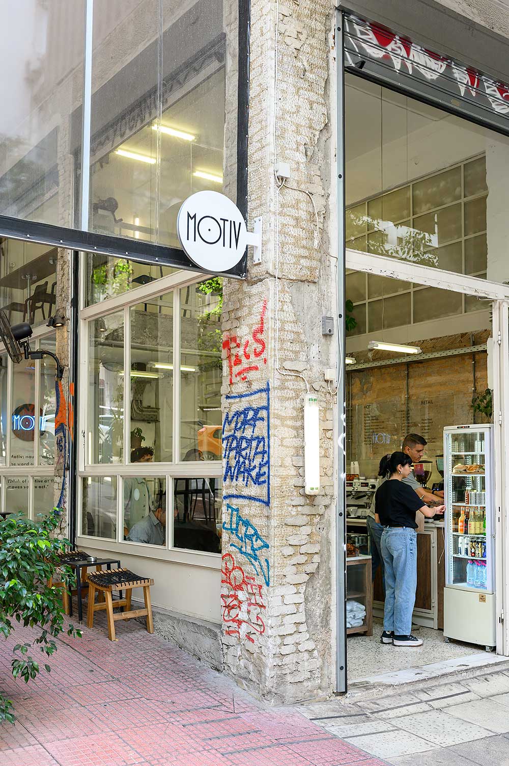 Cafe Motiv in Exarchia waar je de beste koffie van Athene krijgt