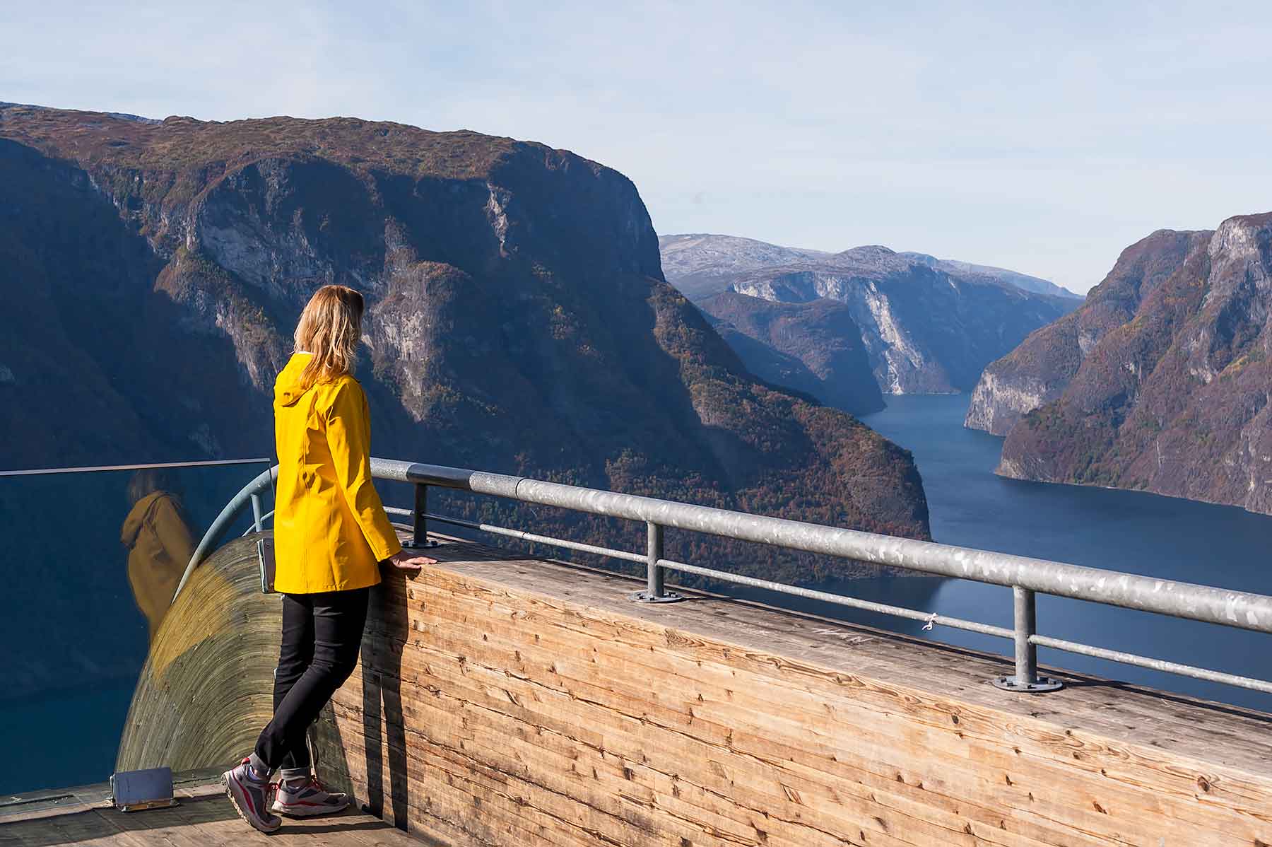 Day trip from Bergen to Sognefjord: road trip & fjord cruise