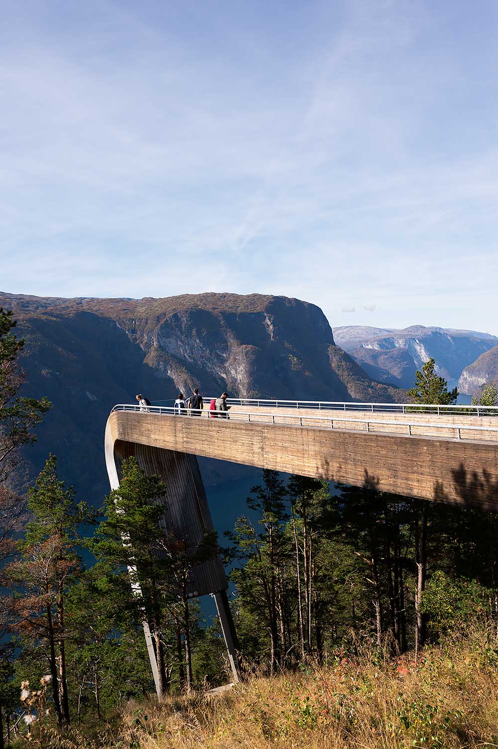 Stegastein uitkijkpunt naast het Sognefjord in Noorwegen