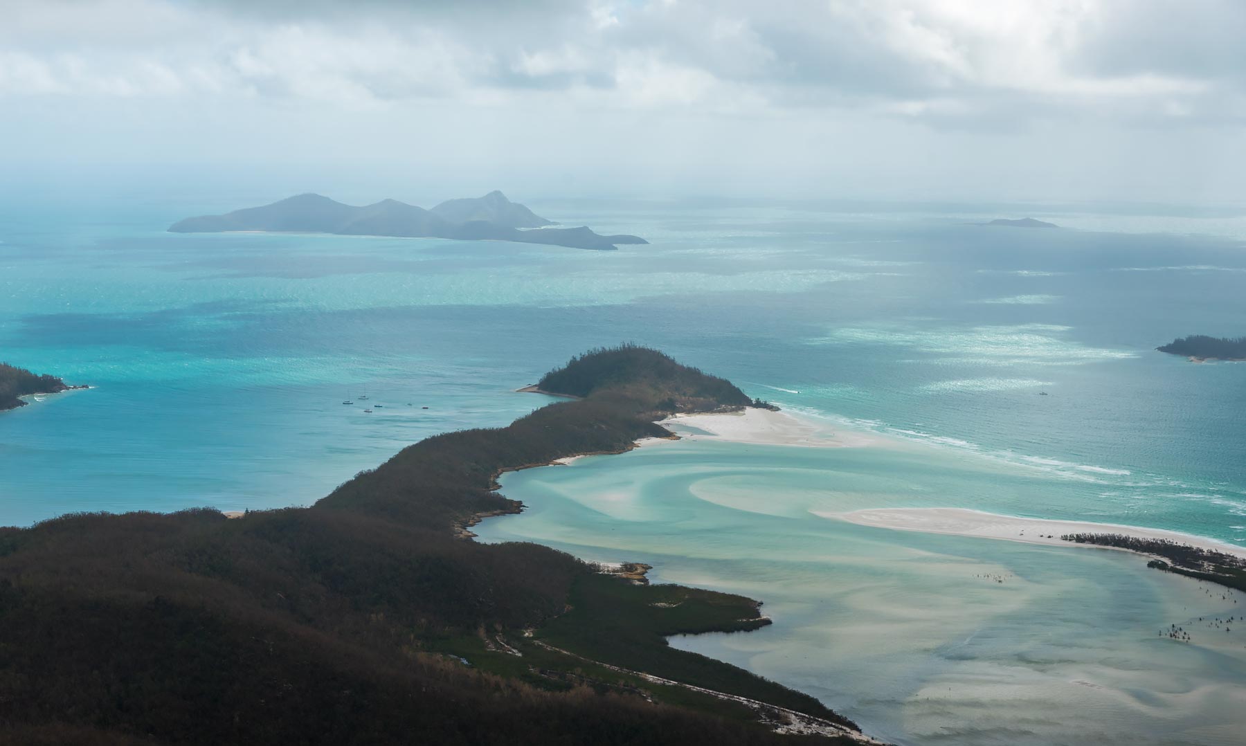 Scenic Flight over the Great Barrier Reef and Whitsunday Islands in Australia - with video