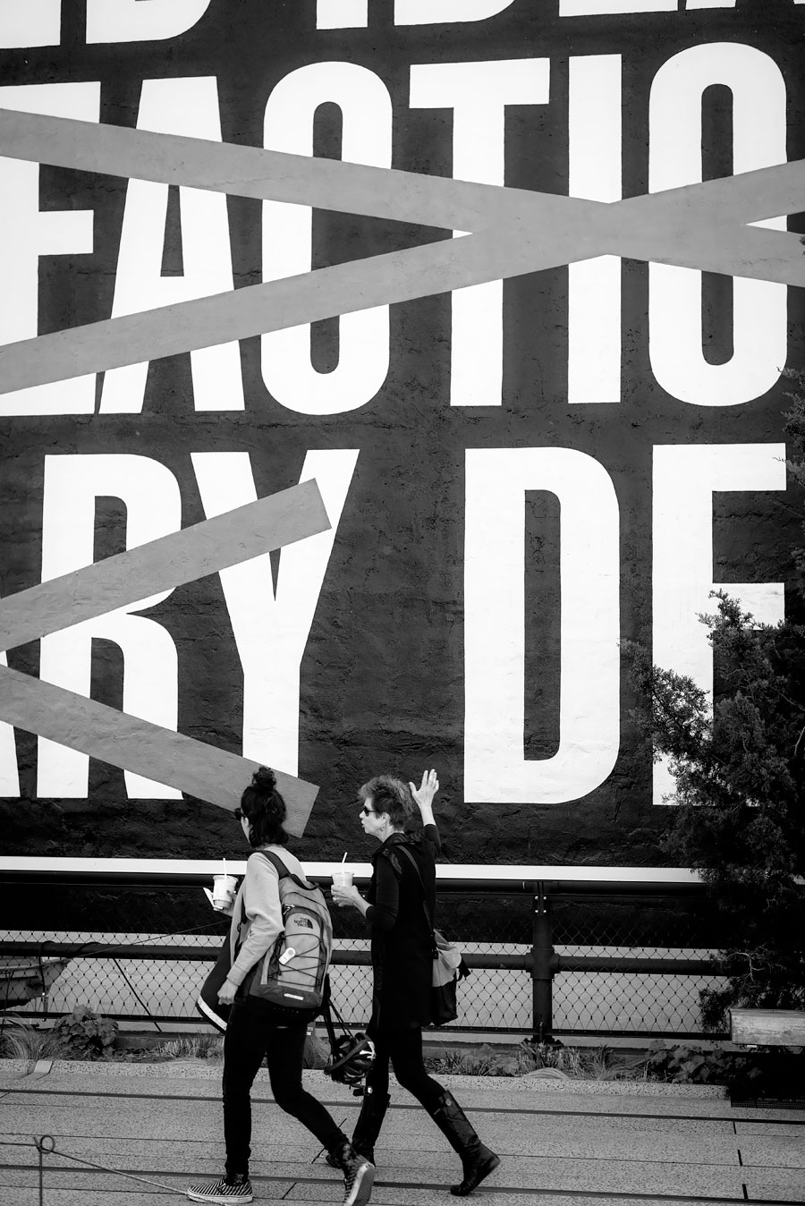 High Line in New York. More New York moments in black & white on Urban Pixxels: https://richmondapp.com/new-york-bw 
