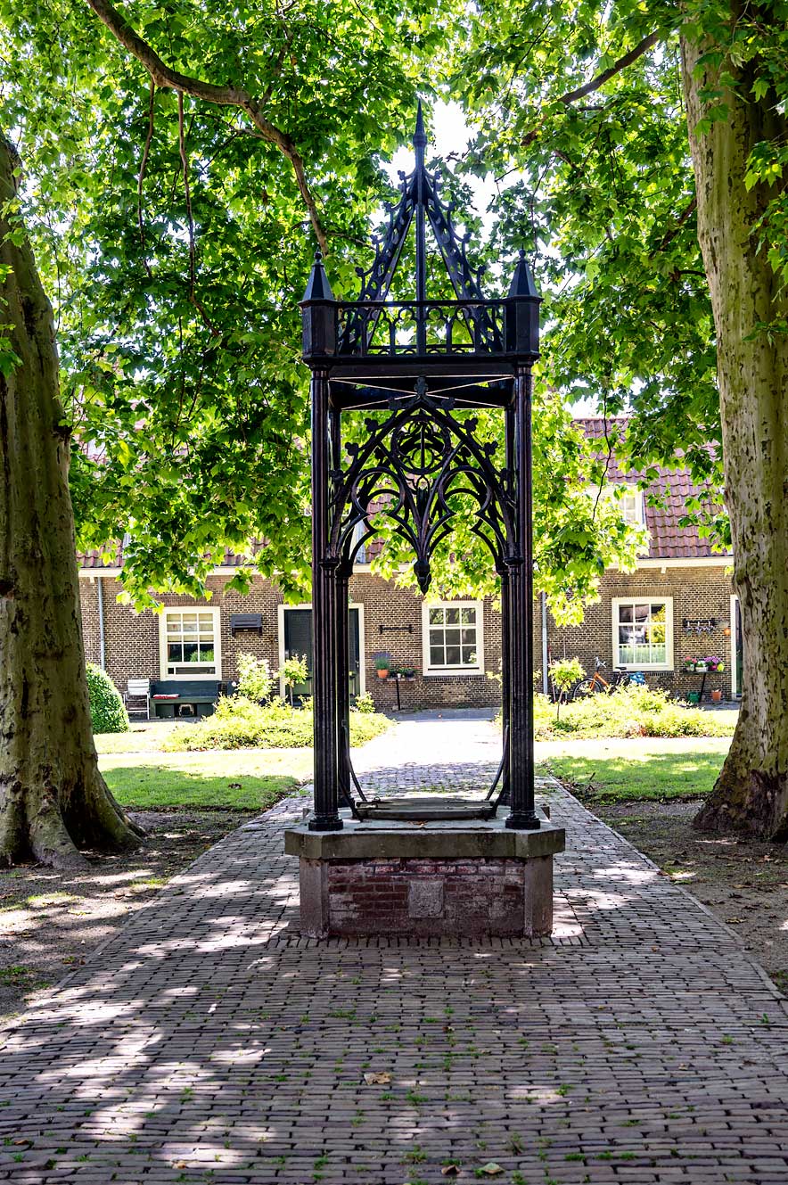 Waterput Arend Maartenshof in Dordrecht