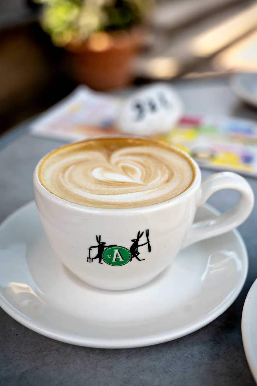 Cappuccino bij Villa Augustus in Dordrecht