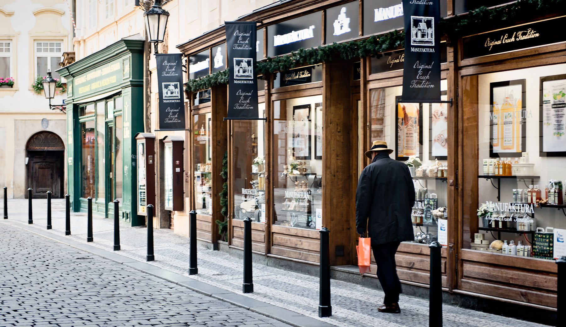 More photos and a video of Prague on Urban Pixxels.