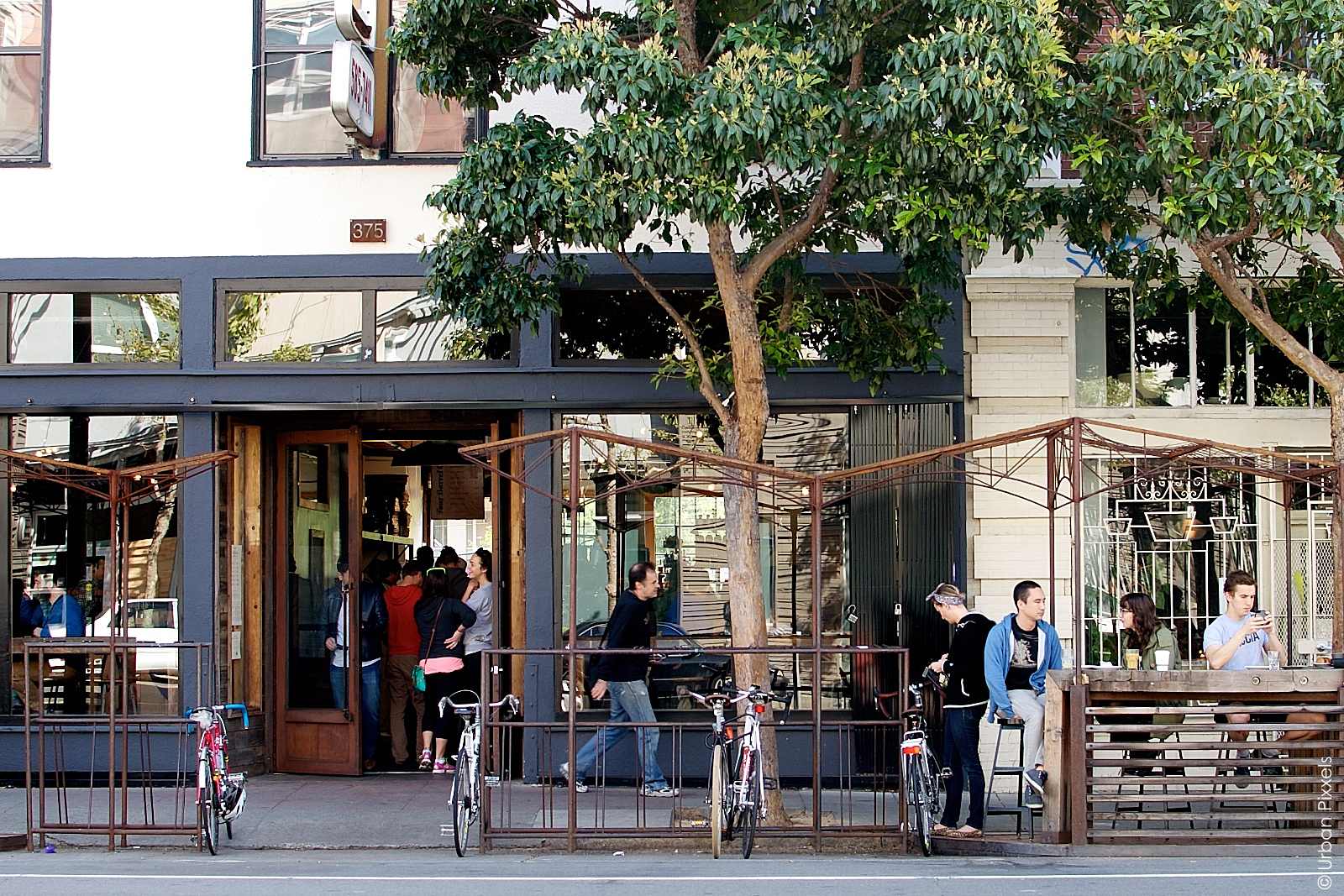 Trendy coffee bar Four Barrel Coffee in San Francisco | Urban Pixxels